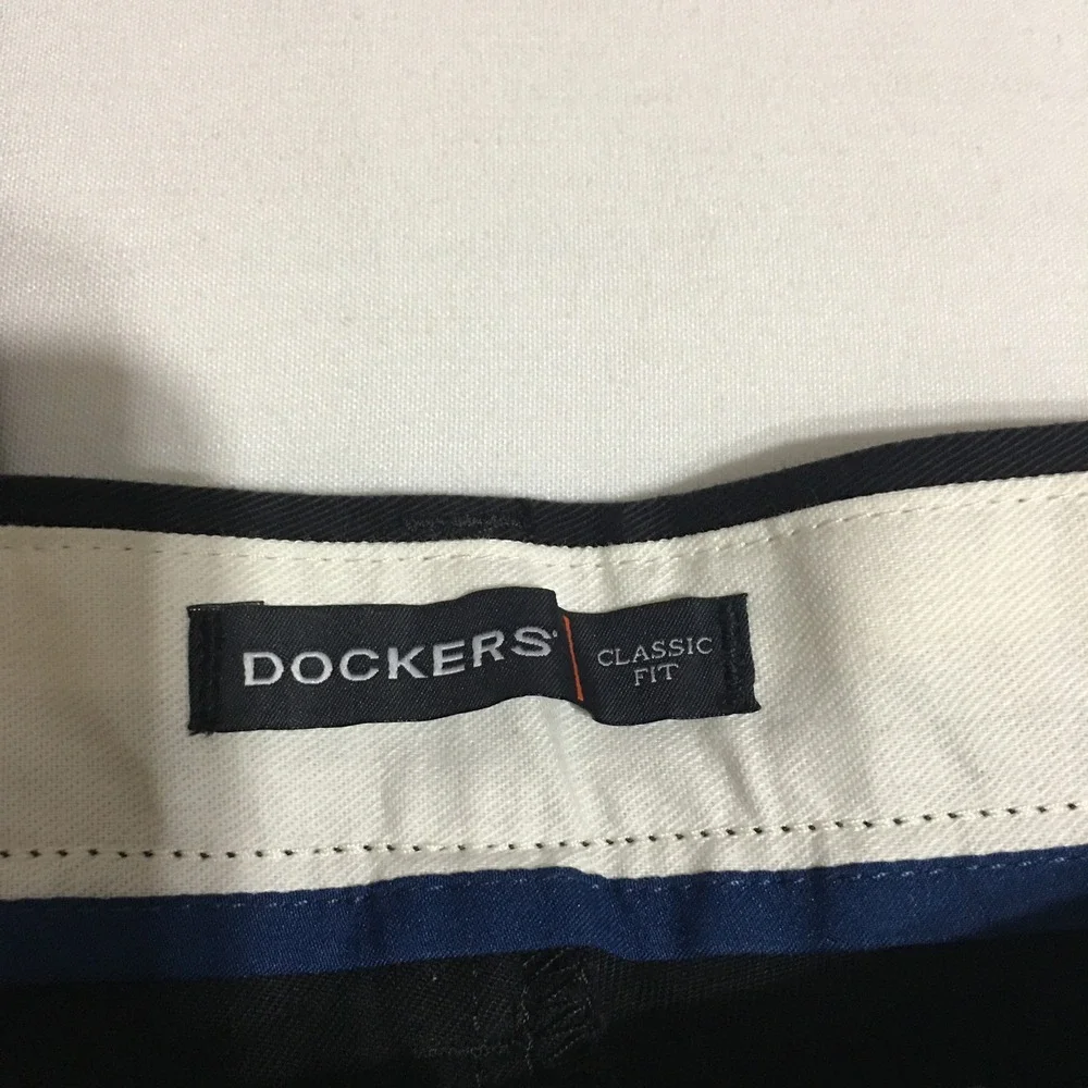 Dockers Chino Pants Mens 40x32 Black Classic Fit Flat Front NWT $50.00